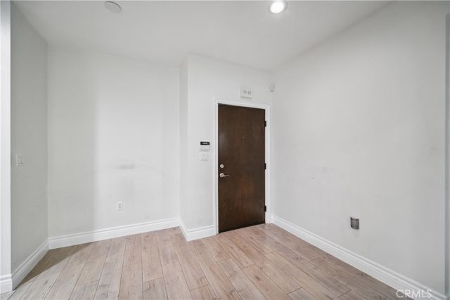 13951 Sherman Way 204, Van Nuys, CA 91405