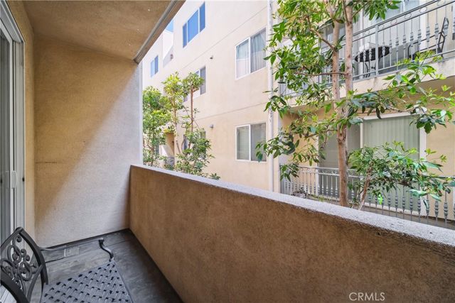 13951 Sherman Way 204, Van Nuys, CA 91405