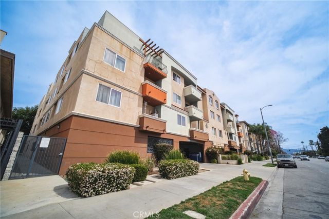 13951 Sherman Way 204, Van Nuys, CA 91405