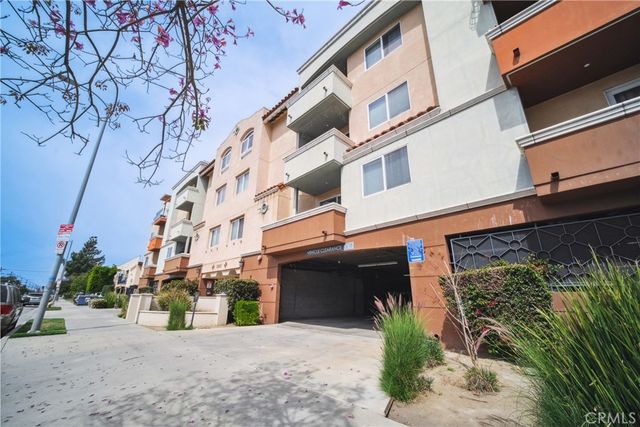 13951 Sherman Way 204, Van Nuys, CA 91405