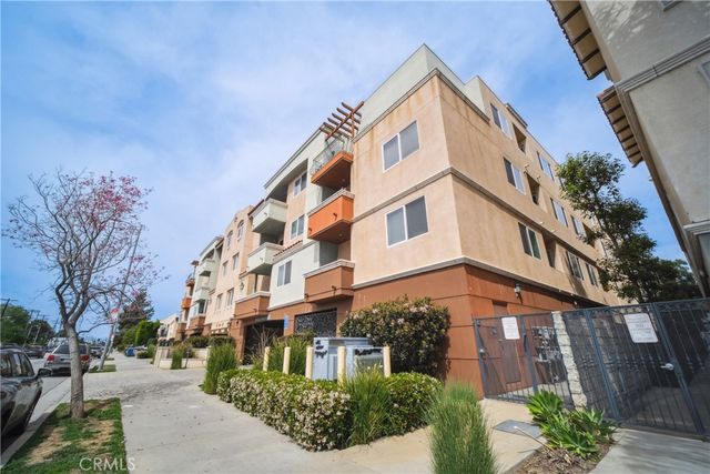 13951 Sherman Way 204, Van Nuys, CA 91405