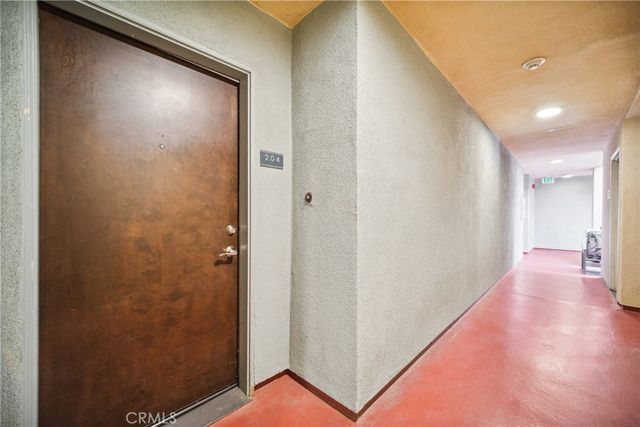 13951 Sherman Way 204, Van Nuys, CA 91405