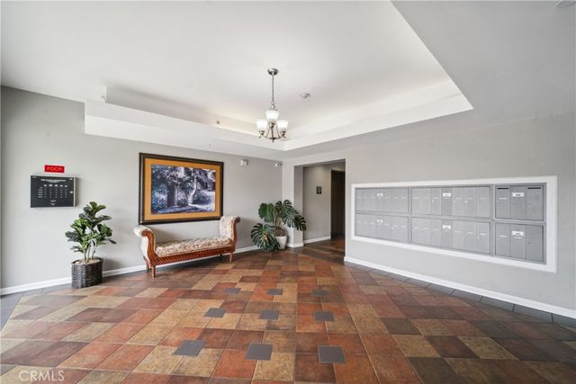 13951 Sherman Way 204, Van Nuys, CA 91405