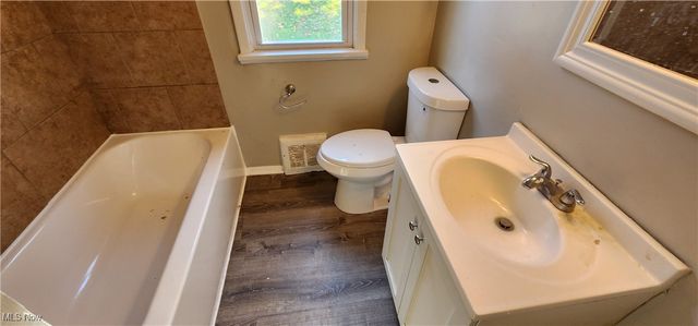 9516 Alexander Road, Garfield Heights, OH 44125