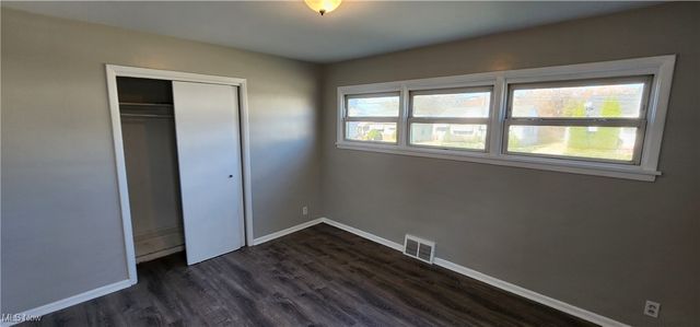 9516 Alexander Road, Garfield Heights, OH 44125