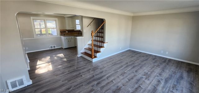 9516 Alexander Road, Garfield Heights, OH 44125