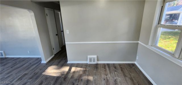 9516 Alexander Road, Garfield Heights, OH 44125