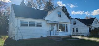 9516 Alexander Road, Garfield Heights, OH 44125