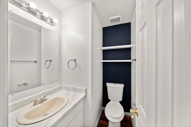 7765 Twain Ct, Sacramento, CA 95828