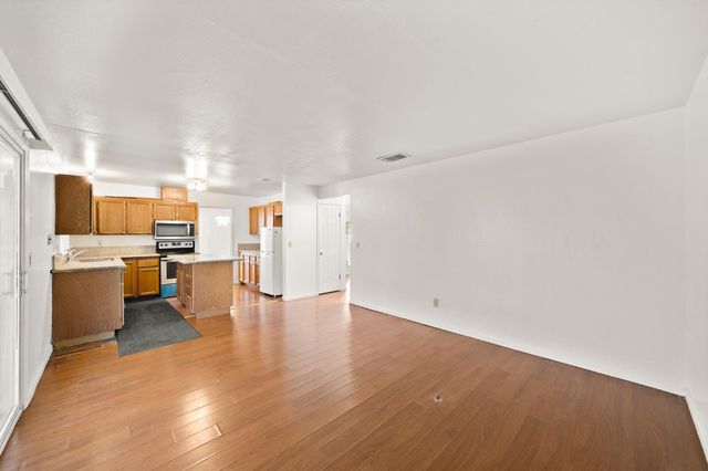 7765 Twain Ct, Sacramento, CA 95828