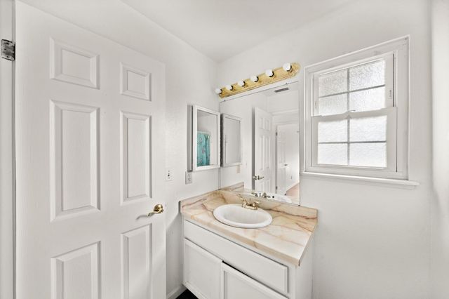 7765 Twain Ct, Sacramento, CA 95828