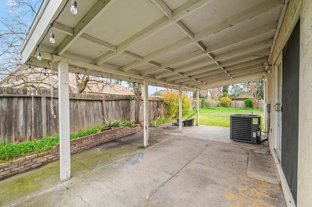 7765 Twain Ct, Sacramento, CA 95828