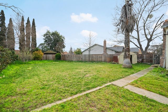 7765 Twain Ct, Sacramento, CA 95828