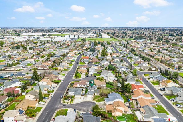 7765 Twain Ct, Sacramento, CA 95828