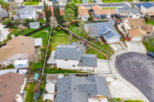 7765 Twain Ct, Sacramento, CA 95828