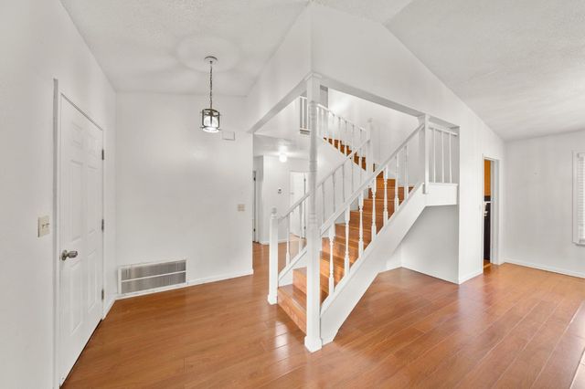 7765 Twain Ct, Sacramento, CA 95828