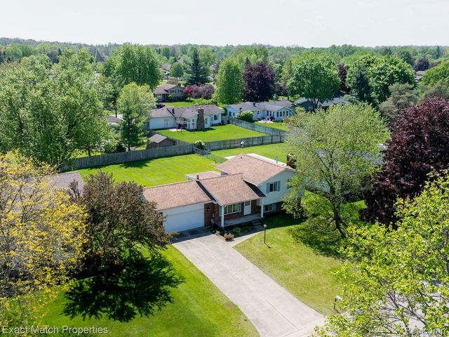 7186 Snow Apple Drive, Independence Charter Township, MI 48346