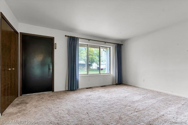 7186 Snow Apple Drive, Independence Charter Township, MI 48346