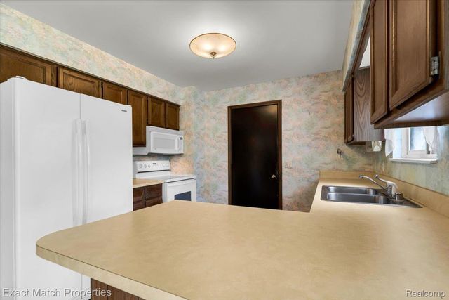 7186 Snow Apple Drive, Independence Charter Township, MI 48346