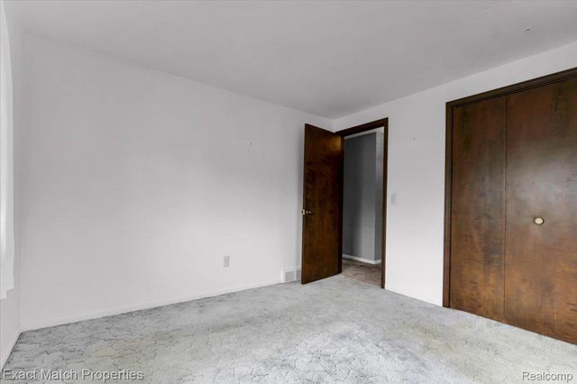 7186 Snow Apple Drive, Independence Charter Township, MI 48346