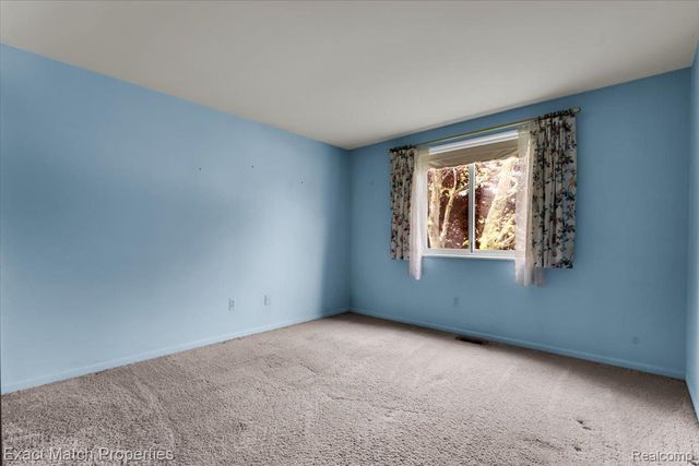7186 Snow Apple Drive, Independence Charter Township, MI 48346