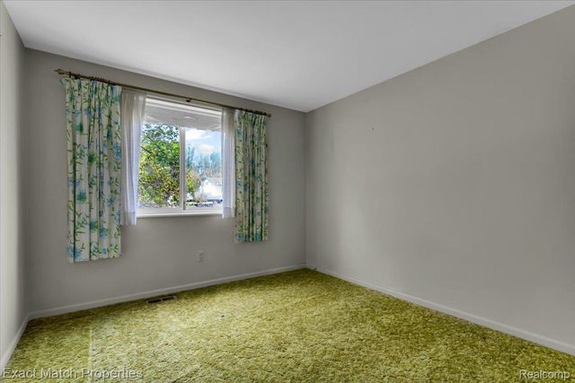7186 Snow Apple Drive, Independence Charter Township, MI 48346