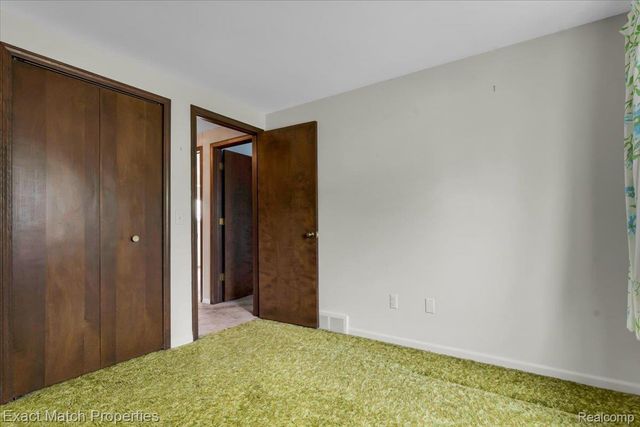 7186 Snow Apple Drive, Independence Charter Township, MI 48346
