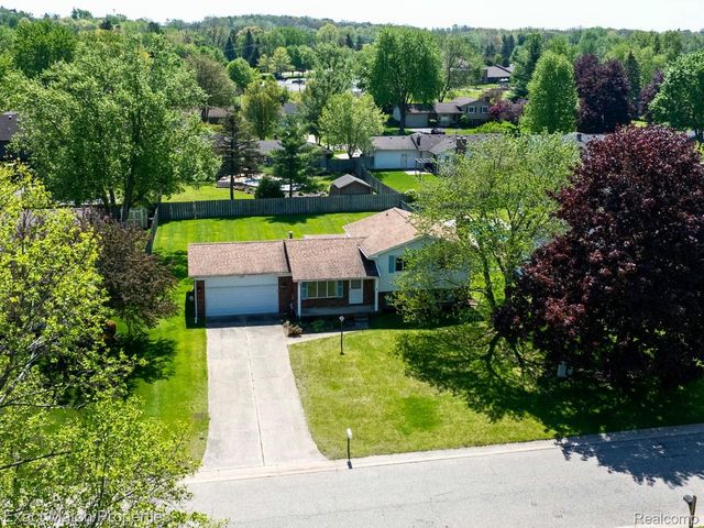 7186 Snow Apple Drive, Independence Charter Township, MI 48346