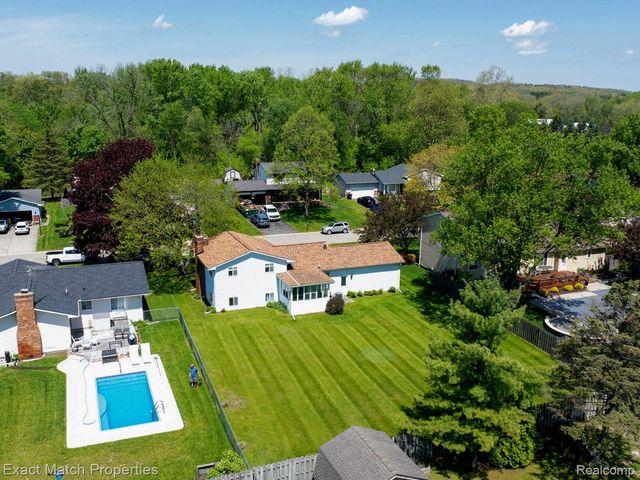 7186 Snow Apple Drive, Independence Charter Township, MI 48346