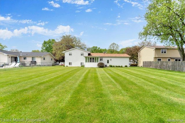 7186 Snow Apple Drive, Independence Charter Township, MI 48346