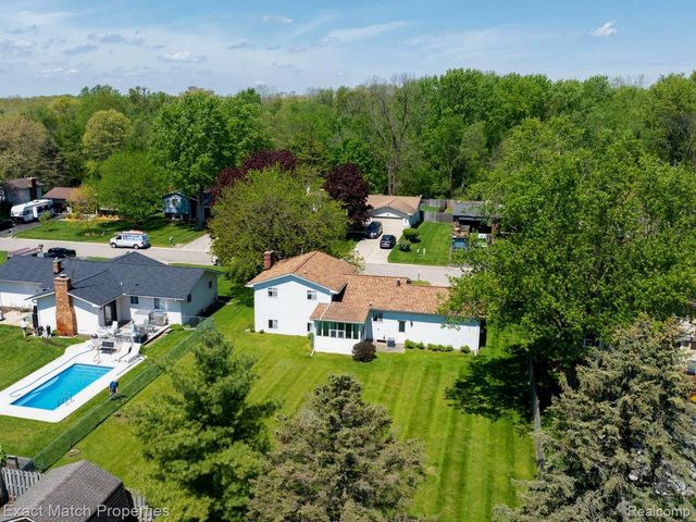 7186 Snow Apple Drive, Independence Charter Township, MI 48346