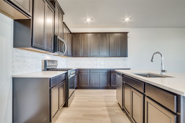 329 Fallbrook Drive, Aledo, TX 76008