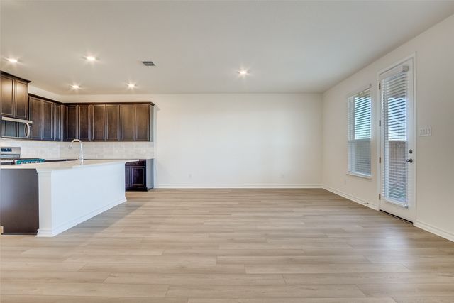 329 Fallbrook Drive, Aledo, TX 76008