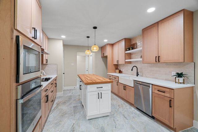 532 Holder Drive, Hurst, TX 76053