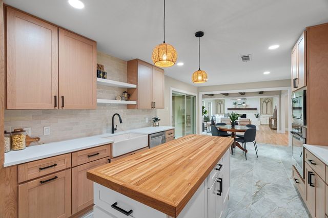 532 Holder Drive, Hurst, TX 76053