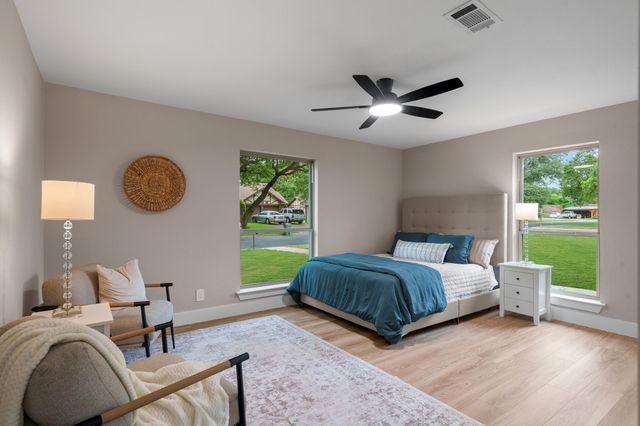 532 Holder Drive, Hurst, TX 76053