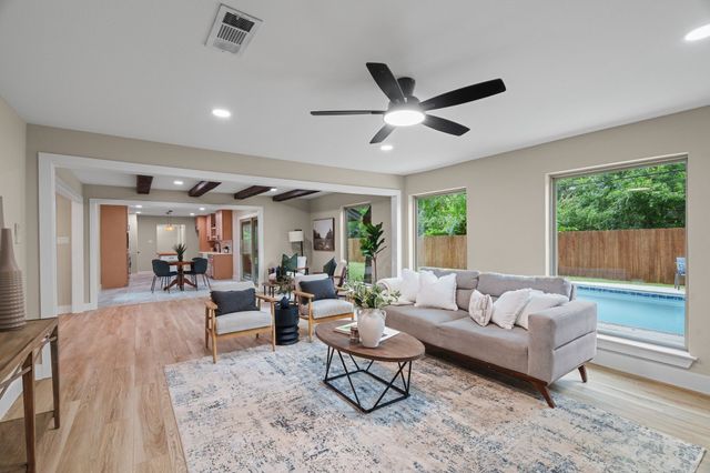 532 Holder Drive, Hurst, TX 76053