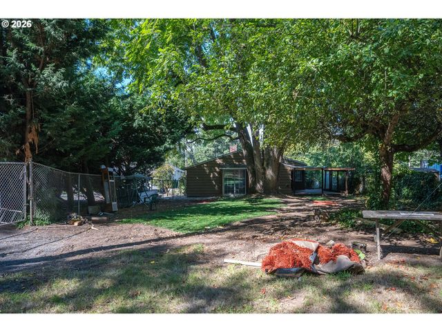 13983 TAYLOR Ln, Oregon City, OR 97045