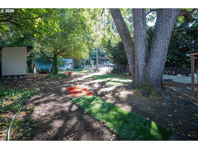 13983 TAYLOR Ln, Oregon City, OR 97045