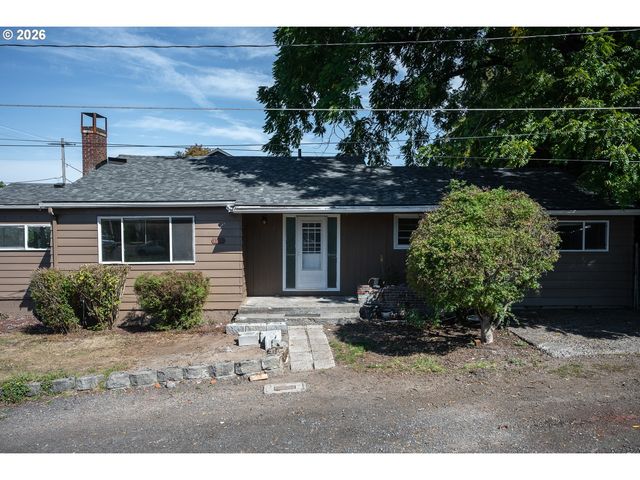 13983 TAYLOR Ln, Oregon City, OR 97045