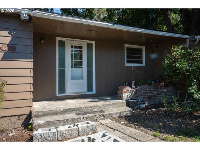 13983 TAYLOR Ln, Oregon City, OR 97045