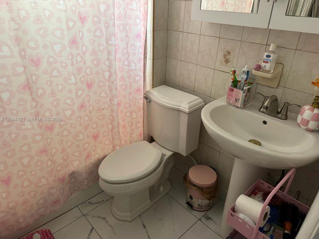 5923 Fillmore Street, Hollywood, FL 33021