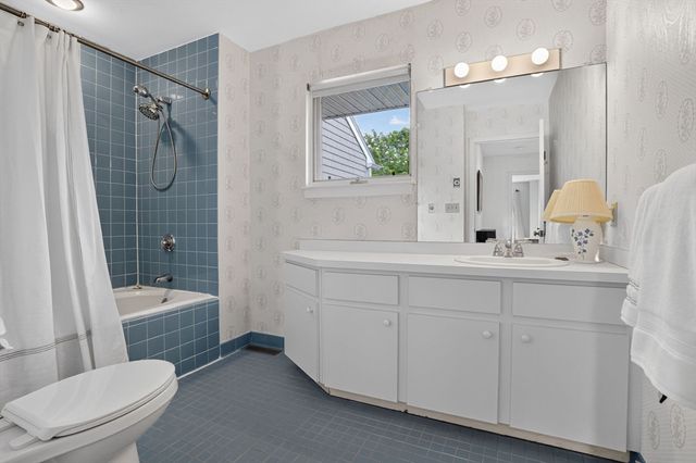 19 Schooner Ln 19, Quincy, MA 02171