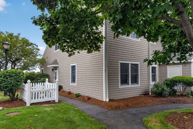 19 Schooner Ln 19, Quincy, MA 02171
