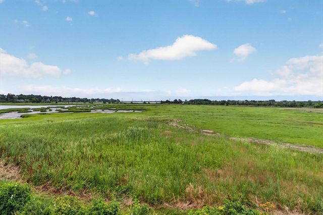 19 Schooner Ln 19, Quincy, MA 02171
