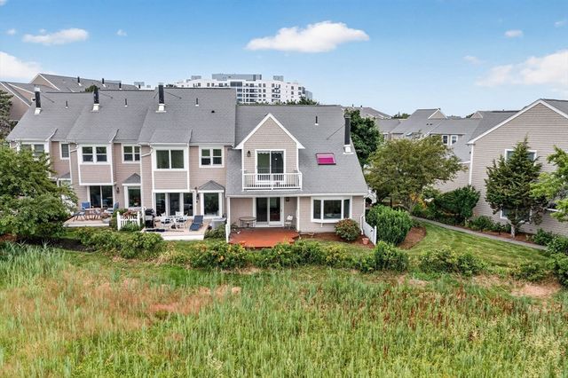 19 Schooner Ln 19, Quincy, MA 02171