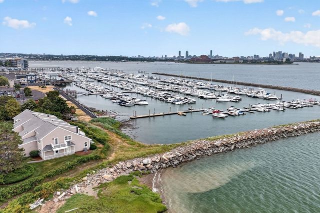 19 Schooner Ln 19, Quincy, MA 02171