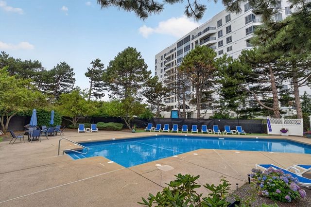19 Schooner Ln 19, Quincy, MA 02171