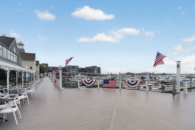 19 Schooner Ln 19, Quincy, MA 02171