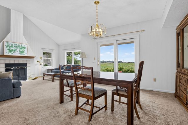 19 Schooner Ln 19, Quincy, MA 02171